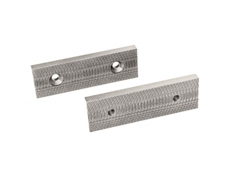 Knurled jaws