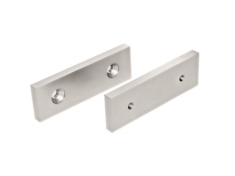 Flat jaws